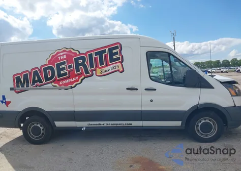 2017 Ford Transit-250 z USA, uszkodzony, nr VIN 1FTYR2DM2HKA70763